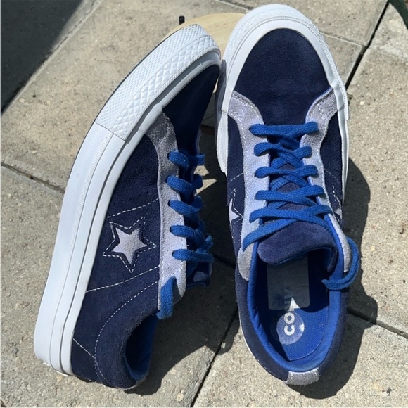 Converse - Picture 2 of 10